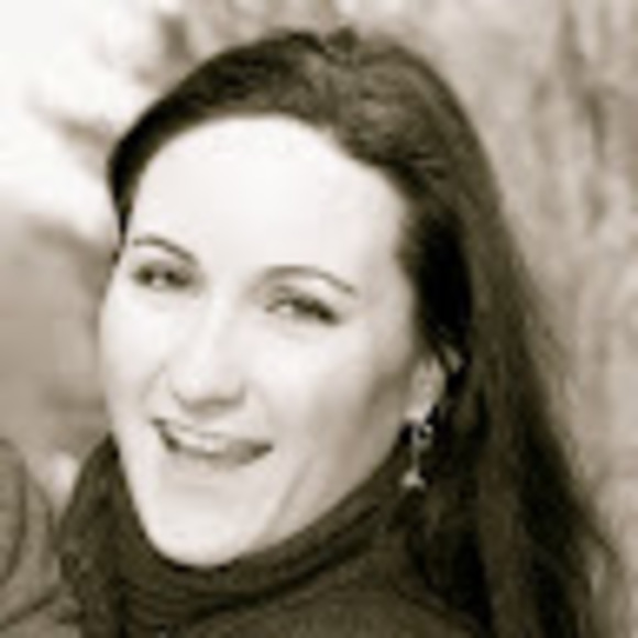 Meet your Posher, Julie - Picture 1 of 1